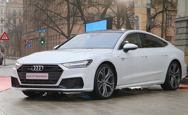 Latvijas Nacionālais mākslas muzejā jaunais «Audi A7 Sportback» prezentējas ar labāko šampanieti 218560