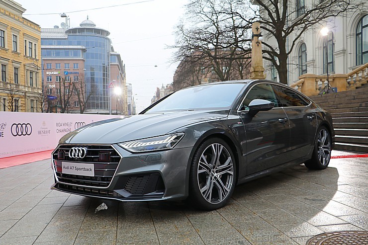 Latvijas Nacionālais mākslas muzejā jaunais «Audi A7 Sportback» prezentējas ar labāko šampanieti 218564
