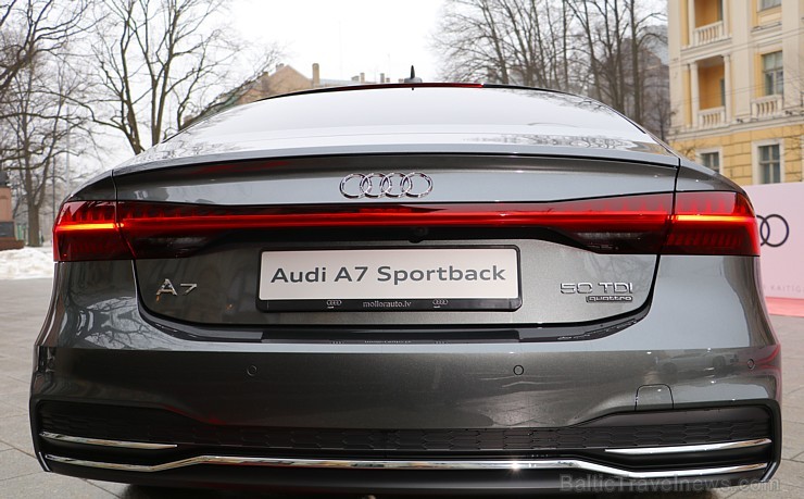 Latvijas Nacionālais mākslas muzejā jaunais «Audi A7 Sportback» prezentējas ar labāko šampanieti 218565