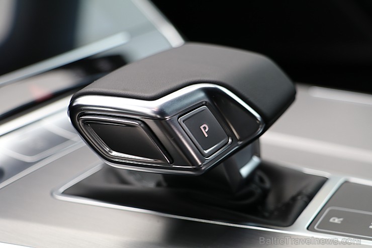 Latvijas Nacionālais mākslas muzejā jaunais «Audi A7 Sportback» prezentējas ar labāko šampanieti 218569
