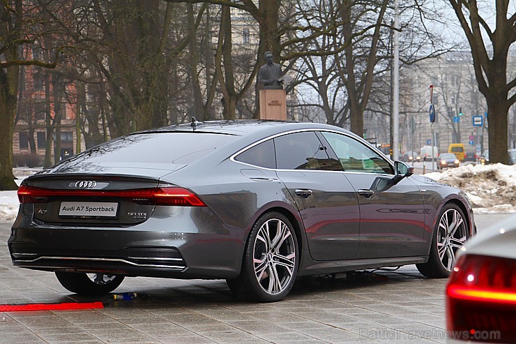 Latvijas Nacionālais mākslas muzejā jaunais «Audi A7 Sportback» prezentējas ar labāko šampanieti 218572