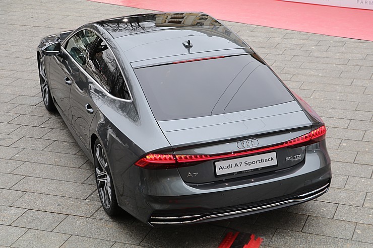 Latvijas Nacionālais mākslas muzejā jaunais «Audi A7 Sportback» prezentējas ar labāko šampanieti 218573
