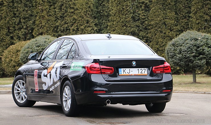 Autonoma «Sixt Latvija» piešķir 22.03.2018. BMW zīmola automašīnu Latvijas hokeja izlases galvenajam trenerim Bobam Hārtlijam Autonoma «Sixt Latvija» piešķir 22.03.2018. BMW zīmola automašīnu Latvijas hokeja izlases galvenajam trenerim Bobam Hārtlijam 219628
