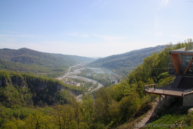 Travelnews.lv pārvar bailes no augstuma unikālajā Soču «Skypark». Atbalsta: Rosa Khutor 220589