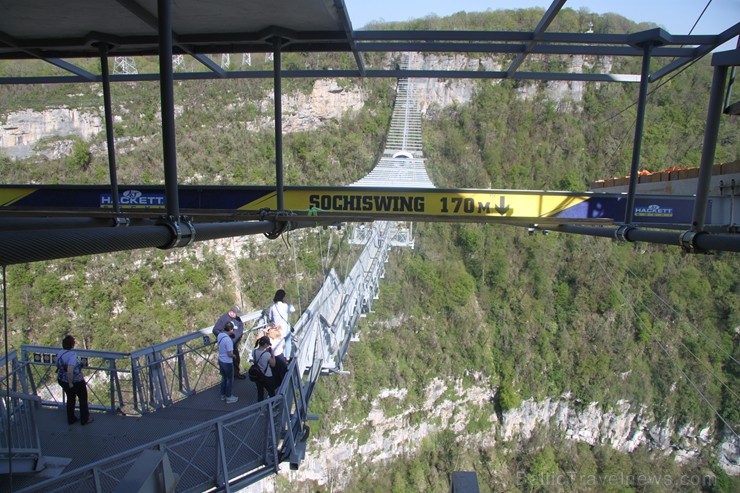 Travelnews.lv pārvar bailes no augstuma unikālajā Soču «Skypark». Atbalsta: Rosa Khutor 220868