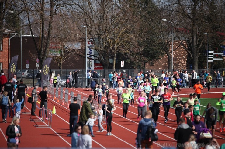 Svinīgā pasākumā Cēsīs atklāj atjaunoto pilsētas stadionu 220783