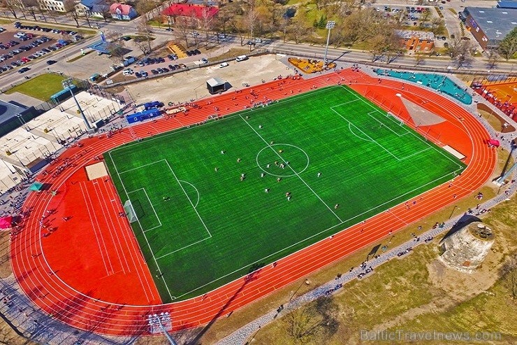 Svinīgā pasākumā Cēsīs atklāj atjaunoto pilsētas stadionu 220825