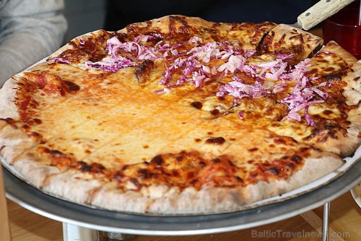 Travelnews.lv apmeklē alus brūzi «Empirical Brewery» un picēriju «Roots Pizza» Čikāgā. Atbalsta: Finnair Travelnews.lv apmeklē alus brūzi «Empirical Brewery» un picēriju «Roots Pizza» Čikāgā. Atbalsta: Finnair 223488