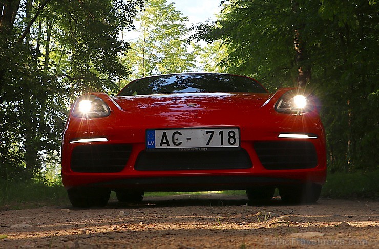 Travelnews.lv apceļo Latgali ar sportisko Porsche 718 Cayman 224057