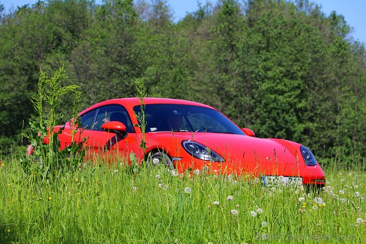 Travelnews.lv apceļo Latgali ar sportisko Porsche 718 Cayman 224063
