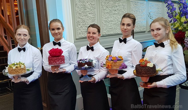 Travelnews.lv piedāvā dažus fotomirkļus no grandiozās Rīgas 5 zvaigžņu viesnīcas «Grand Poet by Semarah Hotels» atklāšanas 31.05.2018. Foto: Samsung N Travelnews.lv piedāvā dažus fotomirkļus no grandiozās Rīgas 5 zvaigžņu viesnīcas «Grand Poet by Semarah Hotels» atklāšanas 31.05.2018. Foto: Samsung N 224398