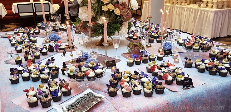 Travelnews.lv piedāvā dažus fotomirkļus no grandiozās Rīgas 5 zvaigžņu viesnīcas «Grand Poet by Semarah Hotels» atklāšanas 31.05.2018. Foto: Samsung N Travelnews.lv piedāvā dažus fotomirkļus no grandiozās Rīgas 5 zvaigžņu viesnīcas «Grand Poet by Semarah Hotels» atklāšanas 31.05.2018. Foto: Samsung N 224411