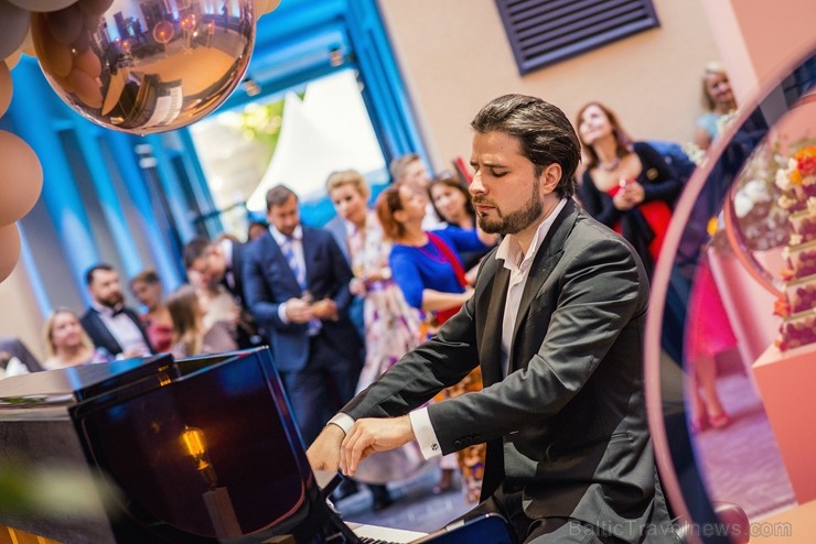 Travelnews.lv piedāvā dažus fotomirkļus no grandiozās Rīgas 5 zvaigžņu viesnīcas «Grand Poet by Semarah Hotels» atklāšanas. Foto: Grand Poet Hotel Travelnews.lv piedāvā dažus fotomirkļus no grandiozās Rīgas 5 zvaigžņu viesnīcas «Grand Poet by Semarah Hotels» atklāšanas. Foto: Grand Poet Hotel 224517