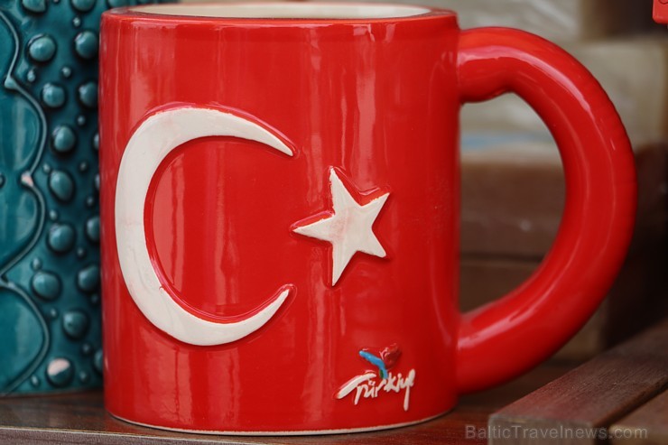 Travelnews.lv iepazīst Mevlevi jeb Rūmī mauzoleju, muzeja ēku, mošeju un centrālo laukumu. Sadarbībā ar Turkish Airlines Travelnews.lv iepazīst Mevlevi jeb Rūmī mauzoleju, muzeja ēku, mošeju un centrālo laukumu. Sadarbībā ar Turkish Airlines 225052