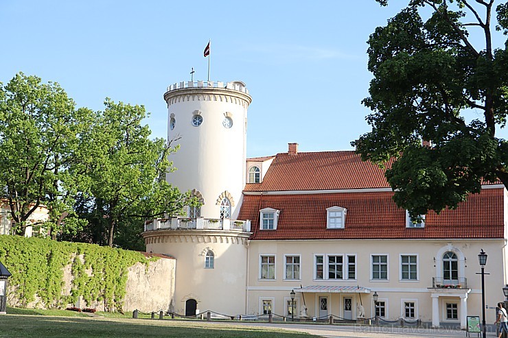 Travelnews.lv pieķer foto mirkļus Latvijas karoga dzimtenē - Cēsīs 225182