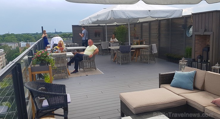 Pārdaugavas viesnīca «Bellevue Park Hotel Riga» atklāj restorāna «Le Sommet» jumta terasi ar burvīgu Rīgas skatu. Foto: Samsung Galaxy Note8 Pārdaugavas viesnīca «Bellevue Park Hotel Riga» atklāj restorāna «Le Sommet» jumta terasi ar burvīgu Rīgas skatu. Foto: Samsung Galaxy Note8 226051