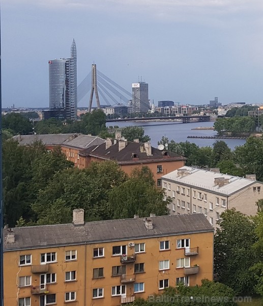 Pārdaugavas viesnīca «Bellevue Park Hotel Riga» atklāj restorāna «Le Sommet» jumta terasi ar burvīgu Rīgas skatu. Foto: Samsung Galaxy Note8 Pārdaugavas viesnīca «Bellevue Park Hotel Riga» atklāj restorāna «Le Sommet» jumta terasi ar burvīgu Rīgas skatu. Foto: Samsung Galaxy Note8 226088