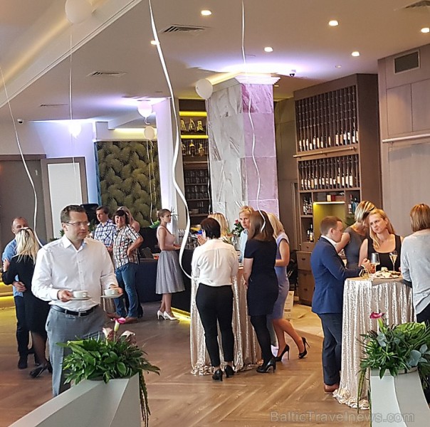 Pārdaugavas viesnīca «Bellevue Park Hotel Riga» atklāj restorāna «Le Sommet» jumta terasi ar burvīgu Rīgas skatu. Foto: Samsung Galaxy Note8 226093