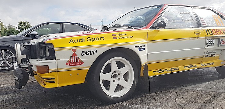 Travelnews.lv iespiež grīdā Audi RS3 un Audi RS4 akseleratora pedāli 227060