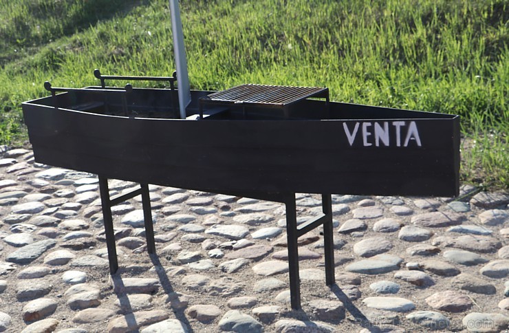 Travelnews.lv iepazīst pastaigu taku Skrundā gar Ventas upi. Aybalsta: Skrundas muiža 228167