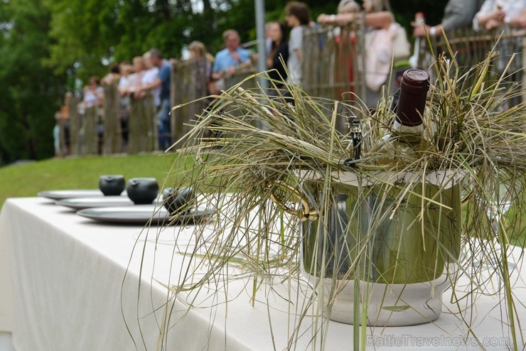 Zaubes savvaļas kulinārais festivāls un Lejasezera vakariņas pārsteidz ar ēdienu bagātību 228710