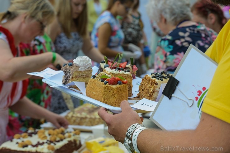 Zaubes savvaļas kulinārais festivāls un Lejasezera vakariņas pārsteidz ar ēdienu bagātību 228727