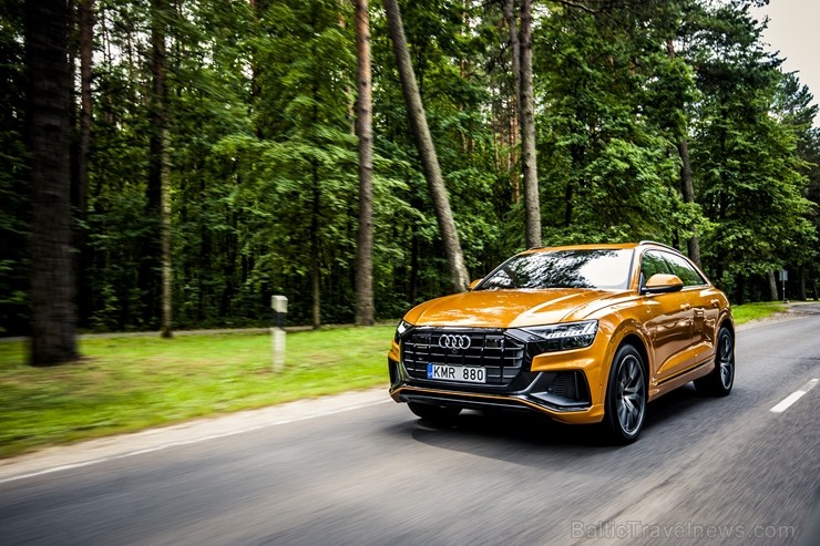 Latvijā prezentē daudzpusīgo Audi Q8 229476