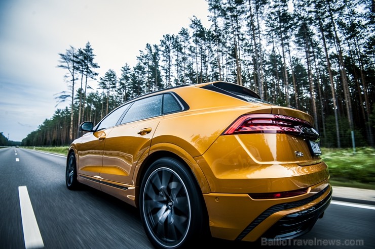 Latvijā prezentē daudzpusīgo Audi Q8 229477