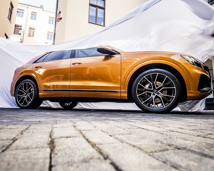 Latvijā prezentē daudzpusīgo Audi Q8 229480