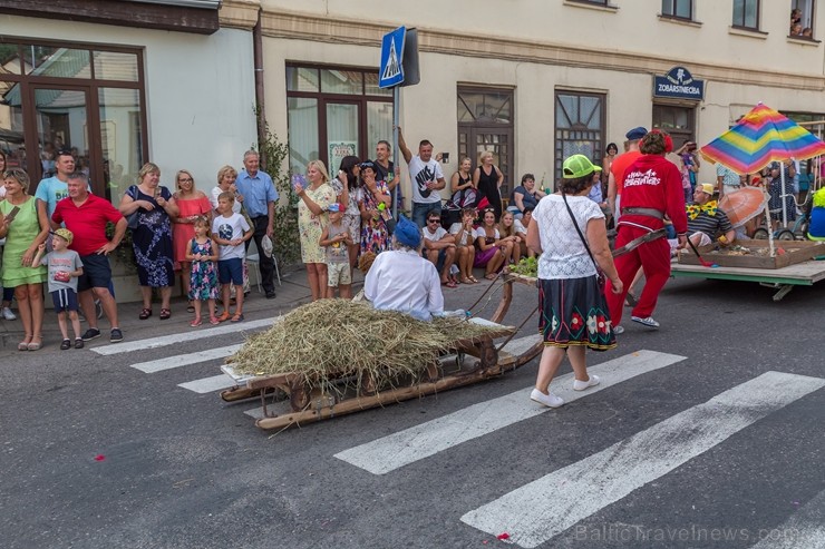 Nosvinēti Sabiles Vīna svētki 229594