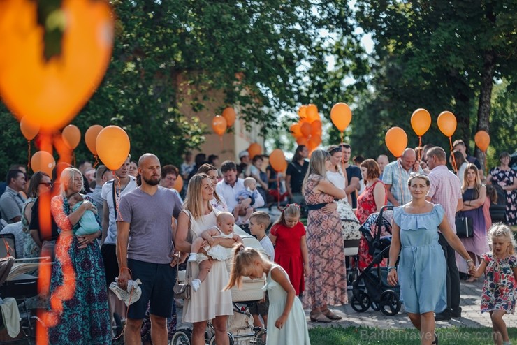 Siguldā īpaši sveic novada jaundzimušos un to ģimenes 229805