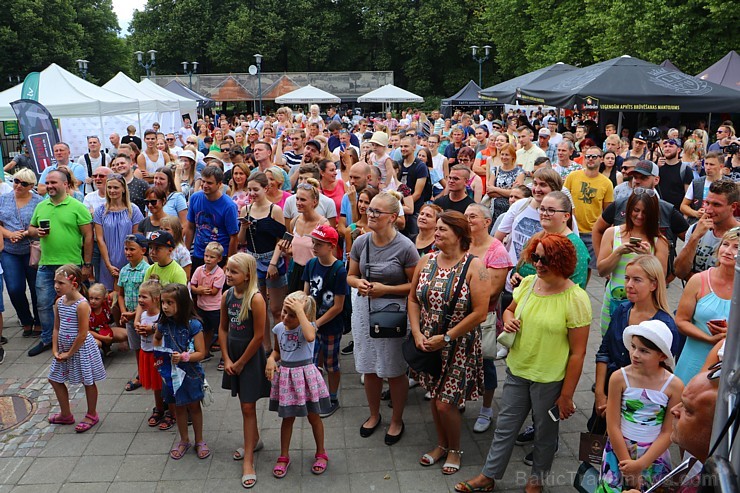 Otrais «Rīgas Burgeru Festivāls 2018» 4.08.2018 noskaidroja ātrāko ēdāju un labāko burgeru 230237