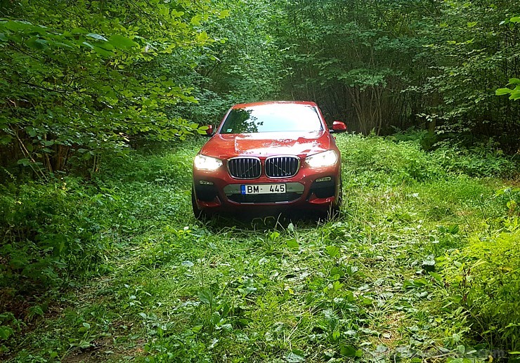 Travelnews.lv apceļo Vidzemi ar jauno «BMW X4» 230476