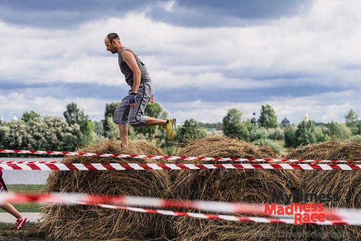 Lucavsalā aizvadīts pirmais MyFitness Madness Race škēršļu skrējiens 230813