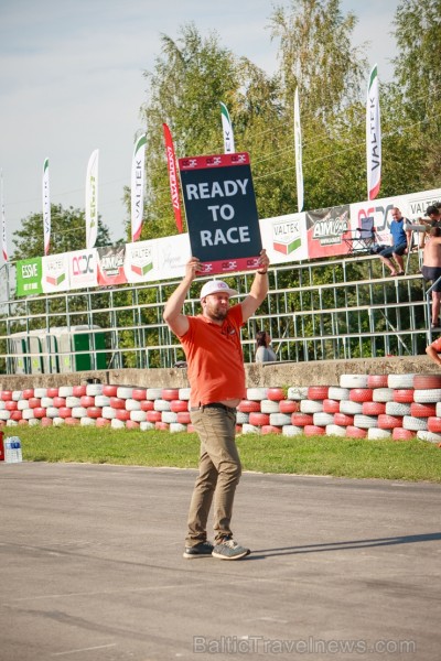 Aizraujoši aizvada Latvijas rallijkrosa piekto posmu 230955