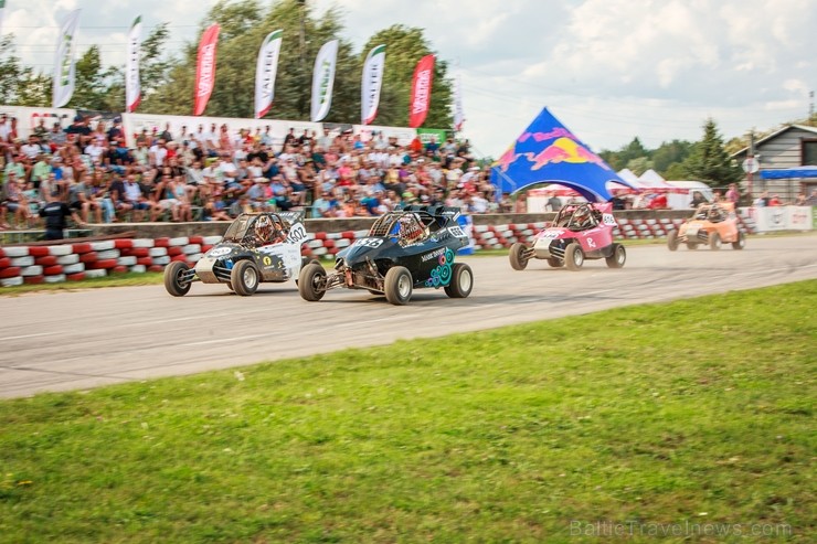Aizraujoši aizvada Latvijas rallijkrosa piekto posmu 230985