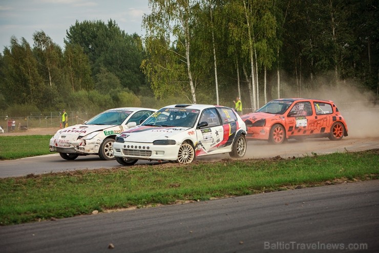 Aizraujoši aizvada Latvijas rallijkrosa piekto posmu 230988