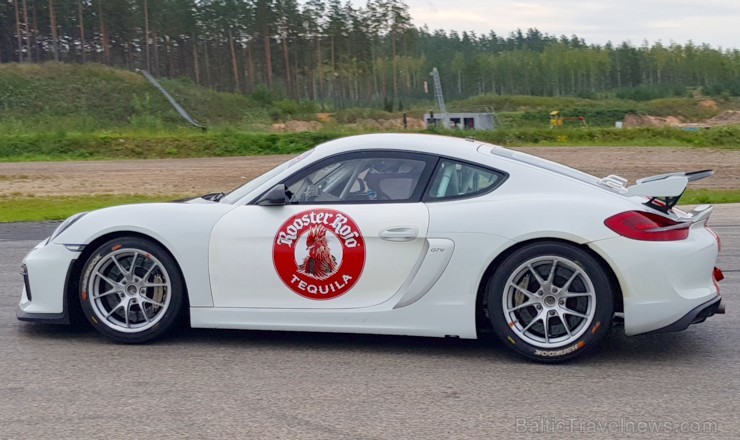 Travelnews.lv 5.09.2018 dodas sacīkšu trasē 333 ar īstu sporta vāģi «Porsche Cayman GT4». Atbalsta: Amber Beverage Group Travelnews.lv 5.09.2018 dodas sacīkšu trasē 333 ar īstu sporta vāģi «Porsche Cayman GT4». Atbalsta: Amber Beverage Group 232762