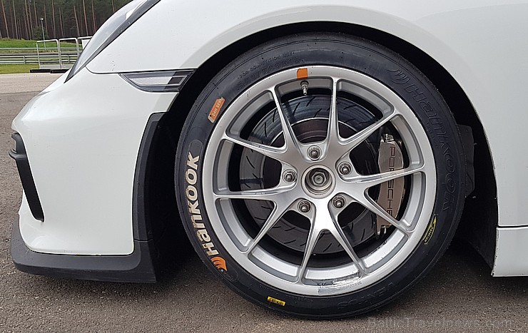 Travelnews.lv 5.09.2018 dodas sacīkšu trasē 333 ar īstu sporta vāģi «Porsche Cayman GT4». Atbalsta: Amber Beverage Group Travelnews.lv 5.09.2018 dodas sacīkšu trasē 333 ar īstu sporta vāģi «Porsche Cayman GT4». Atbalsta: Amber Beverage Group 232765