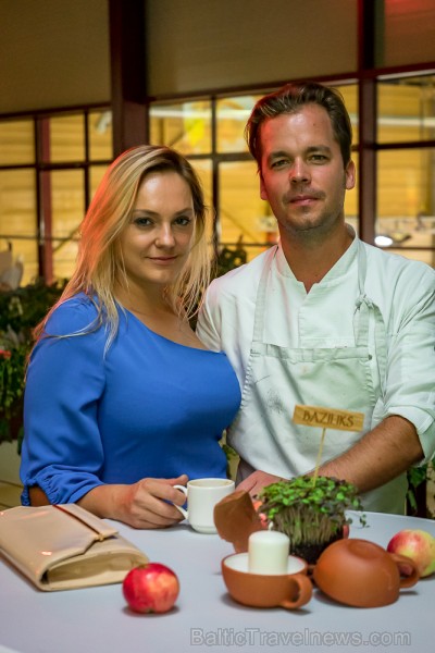 Latvijas 2018. gada pavārs ir Dinārs Zvidriņš un pavārzellis ir Anastasija Verbicka. Atbalsta: Riga Food 2018. Foto: Saltnpepper.lv Latvijas 2018. gada pavārs ir Dinārs Zvidriņš un pavārzellis ir Anastasija Verbicka. Atbalsta: Riga Food 2018. Foto: Saltnpepper.lv 233053