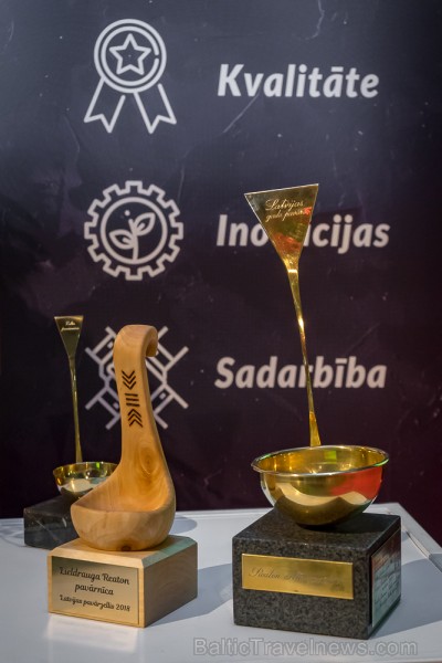 Latvijas 2018. gada pavārs ir Dinārs Zvidriņš un pavārzellis ir Anastasija Verbicka. Atbalsta: Riga Food 2018. Foto: Saltnpepper.lv Latvijas 2018. gada pavārs ir Dinārs Zvidriņš un pavārzellis ir Anastasija Verbicka. Atbalsta: Riga Food 2018. Foto: Saltnpepper.lv 233054