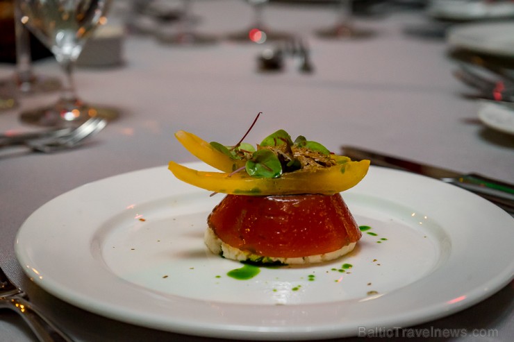 Latvijas 2018. gada pavārs ir Dinārs Zvidriņš un pavārzellis ir Anastasija Verbicka. Atbalsta: Riga Food 2018. Foto: Saltnpepper.lv Latvijas 2018. gada pavārs ir Dinārs Zvidriņš un pavārzellis ir Anastasija Verbicka. Atbalsta: Riga Food 2018. Foto: Saltnpepper.lv 233064