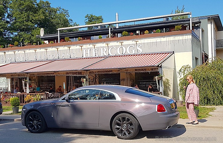 Travelnews.lv ar tūrisma uzņēmējiem un eleganto «Rolls Royce Wraith» apceļo baltu zemes 233259