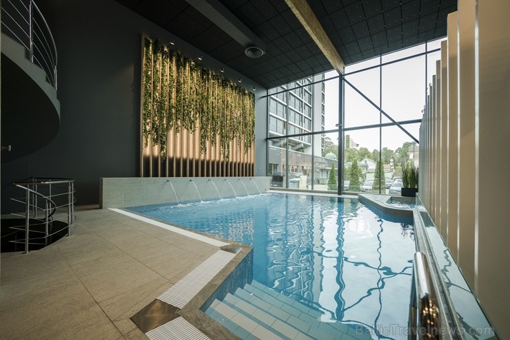 «Hotel Jūrmala Spa» pēc vērienīgas rekonstrukcijas vēris vaļā saunu un baseinu centru «Wellness Oasis». Foto: Mārcis Baltskars «Hotel Jūrmala Spa» pēc vērienīgas rekonstrukcijas vēris vaļā saunu un baseinu centru «Wellness Oasis». Foto: Mārcis Baltskars 233765