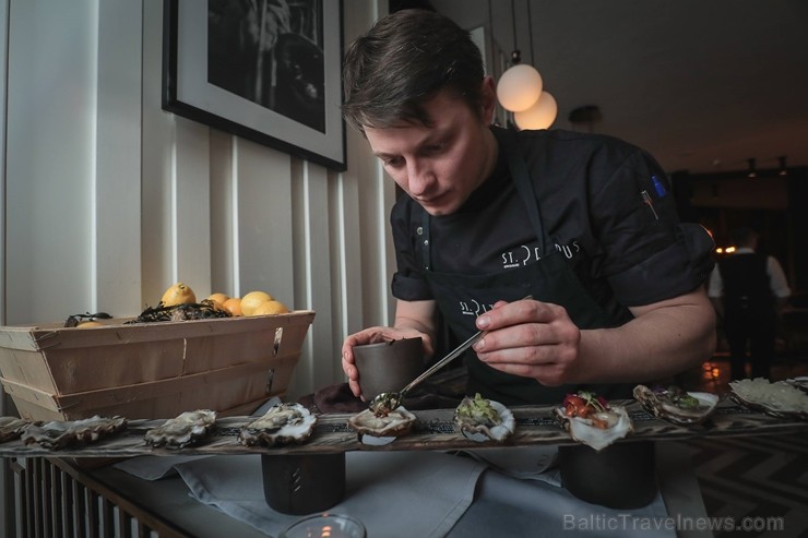 Restorāns «Petrus» aicina uz gardāko austeru degustāciju 11.oktobrī, kur būs iespējams baudīt 10 svaigas austeres ar dažādiem pildījumiem 234328