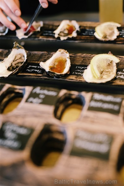 Restorāns «Petrus» aicina uz gardāko austeru degustāciju 11.oktobrī, kur būs iespējams baudīt 10 svaigas austeres ar dažādiem pildījumiem Restorāns «Petrus» aicina uz gardāko austeru degustāciju 11.oktobrī, kur būs iespējams baudīt 10 svaigas austeres ar dažādiem pildījumiem 234333