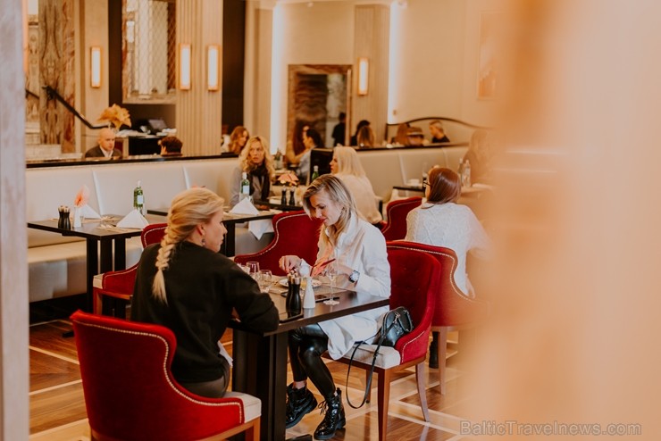 Vecrīgas restorāns «Amber» katru svētdienu piedāvā jaunu konceptu «Vēlās brokastis ar ģimeni». Foto no Aksels Zirnis Photographie Vecrīgas restorāns «Amber» katru svētdienu piedāvā jaunu konceptu «Vēlās brokastis ar ģimeni». Foto no Aksels Zirnis Photographie 234747