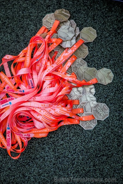 Skriešanas seriāla «Bigbank Skrien Latvija» noslēgums vairāk kā 3000 Siguldas pusmaratona dalībniekiem paliks atmiņā kā zelta rudens tā viskrāšņākajā Skriešanas seriāla «Bigbank Skrien Latvija» noslēgums vairāk kā 3000 Siguldas pusmaratona dalībniekiem paliks atmiņā kā zelta rudens tā viskrāšņākajā 235143