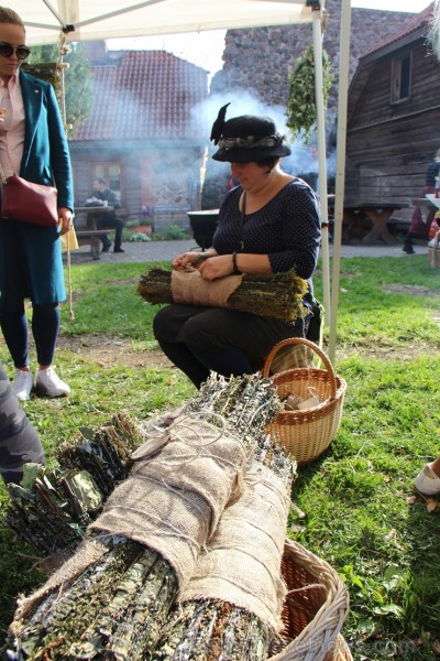Katra oktobra otrajā sestdienā Valmieras rātslaukumā pilsētas viesi tiek aicināti uz pamatīgu andeli tradicionālajā Simjūda gadatirgū, kas vēsturiski  235168