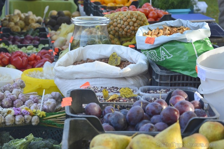 Katra oktobra otrajā sestdienā Valmieras rātslaukumā pilsētas viesi tiek aicināti uz pamatīgu andeli tradicionālajā Simjūda gadatirgū, kas vēsturiski  235184